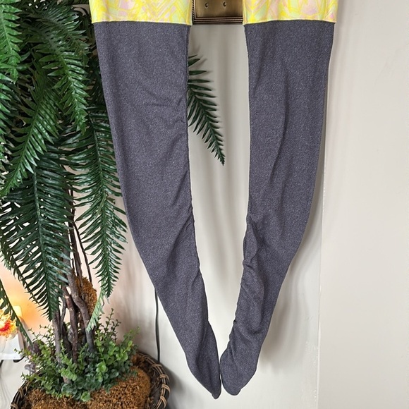 ALO Yoga Goddess Indio Zest High Waist Leggings Yellow Geometric & Gray Ribbed - Picture 4 of 16